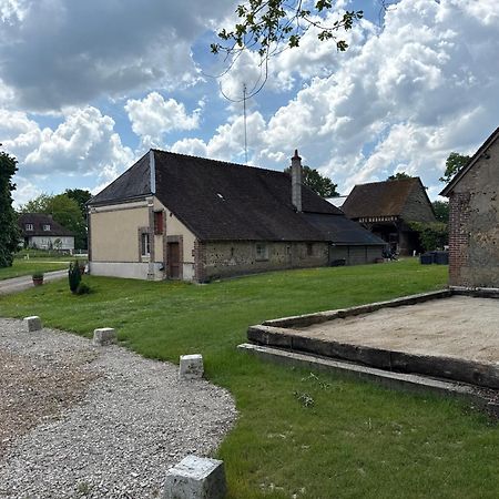Gite A La Ferme De Sainte Radegonde Lanneray Kültér fotó