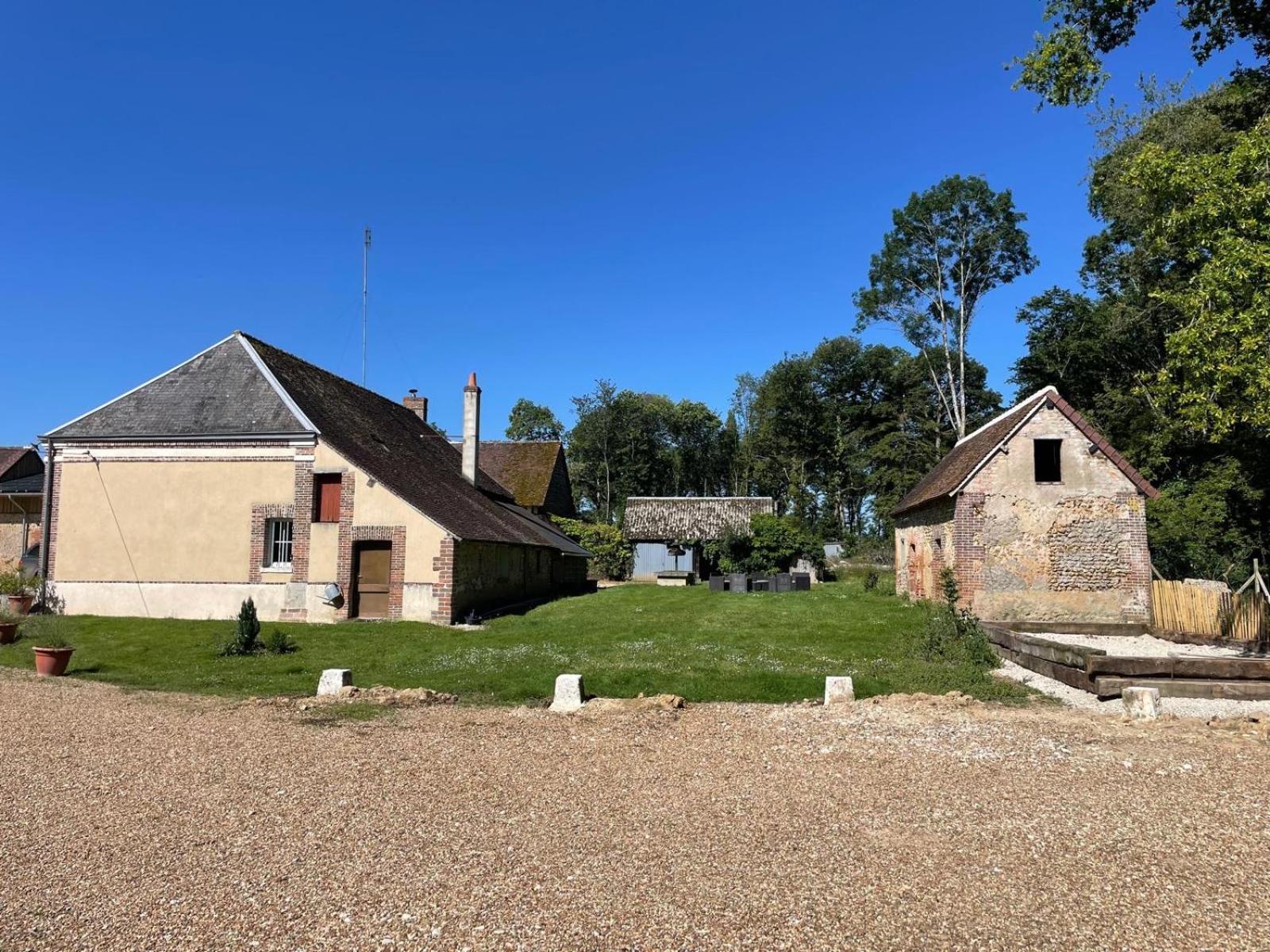 Gite A La Ferme De Sainte Radegonde Lanneray Kültér fotó